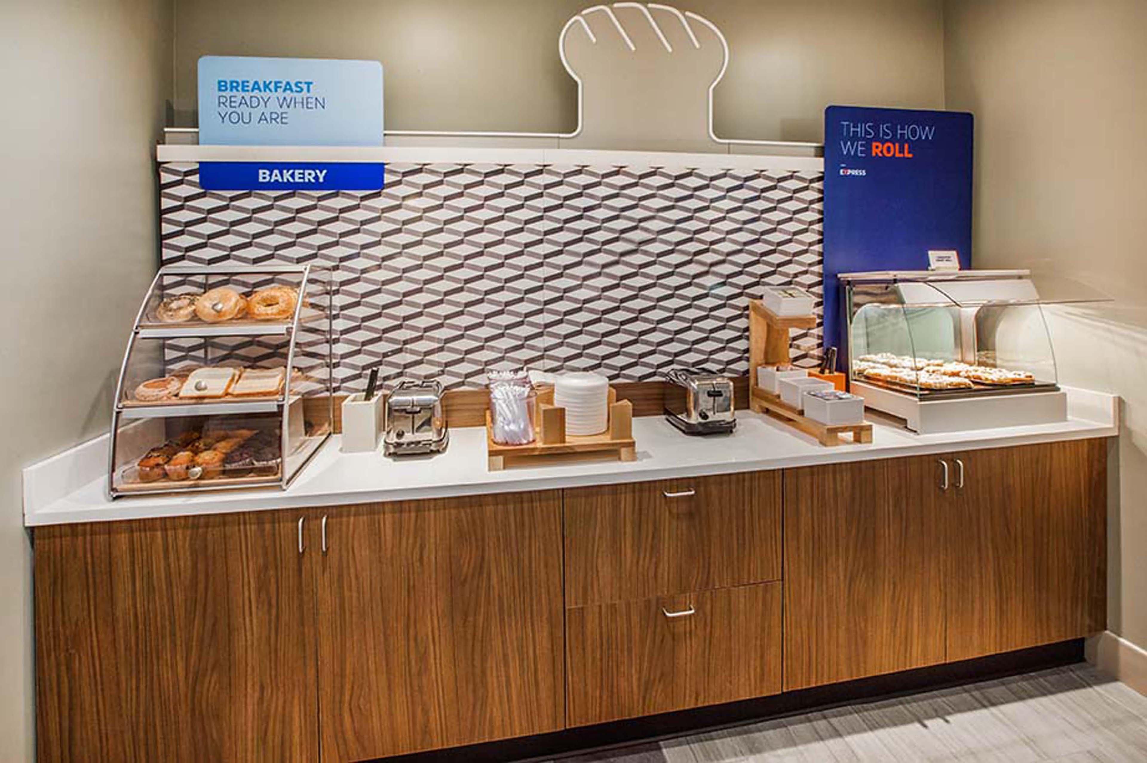 Holiday Inn Express & Suites Oceanfront Daytona Beach Shores By Ihg Luaran gambar