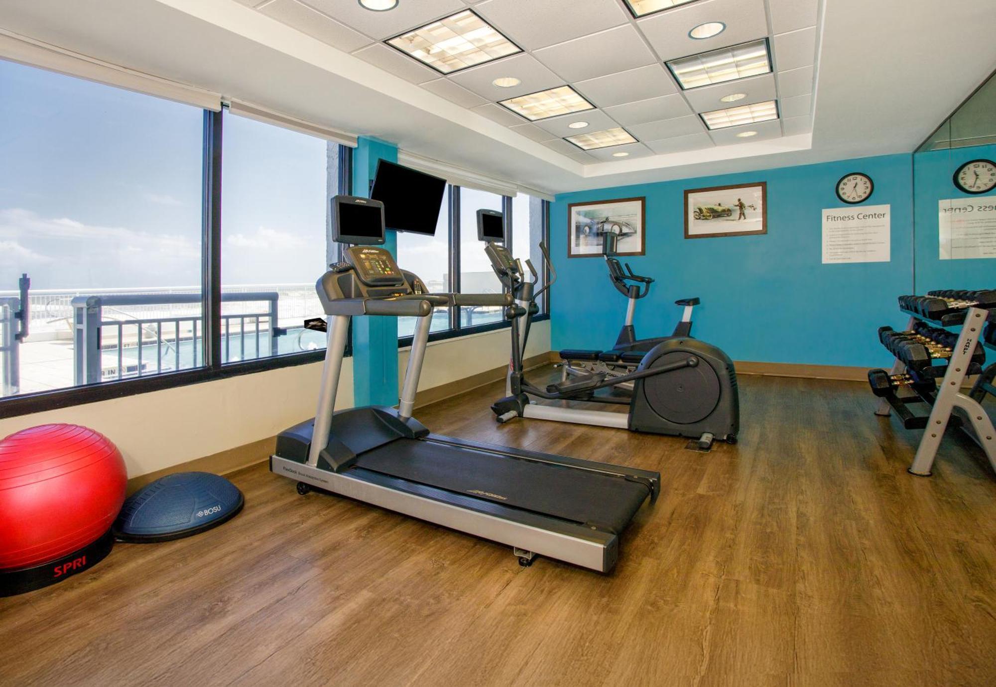 Holiday Inn Express & Suites Oceanfront Daytona Beach Shores By Ihg Luaran gambar